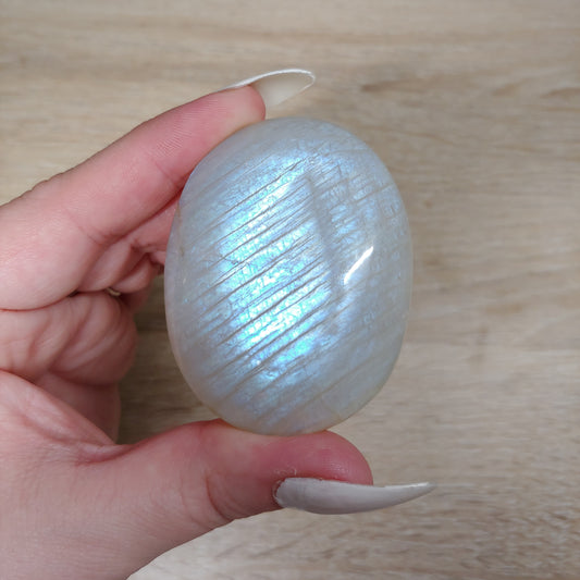 Moonstone Palm Stone 32C