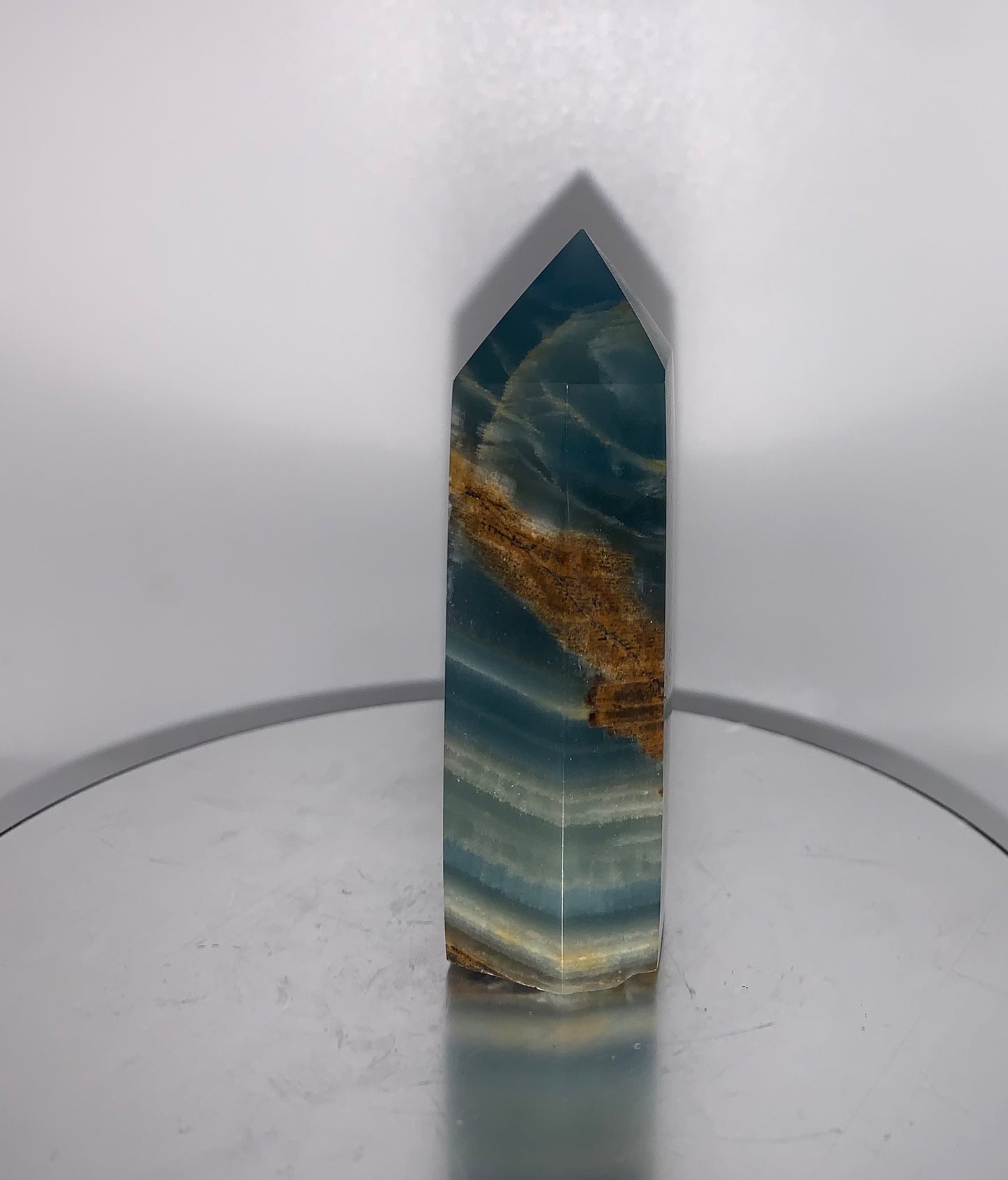 Blue Onyx Tower 33B